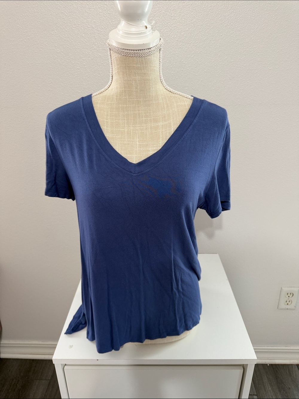 Pink Lily Navy V-Neck Short Sleeve Tee Top